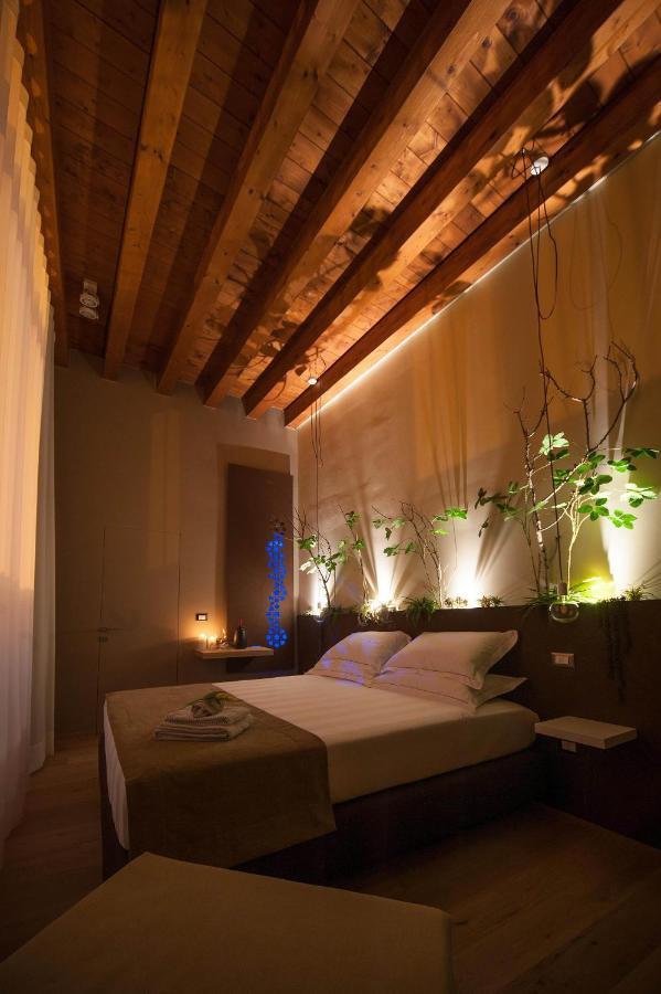 Antica Dimora Luxury Rooms Barletta Exterior foto